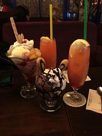 Celona Cafe- Bar